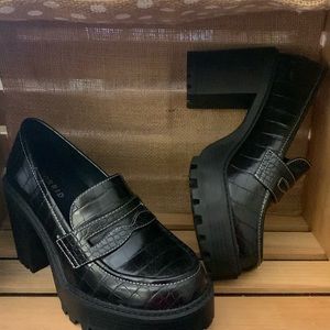 Torrid platforms size 9 WW New without tags. Patten leather loafer style